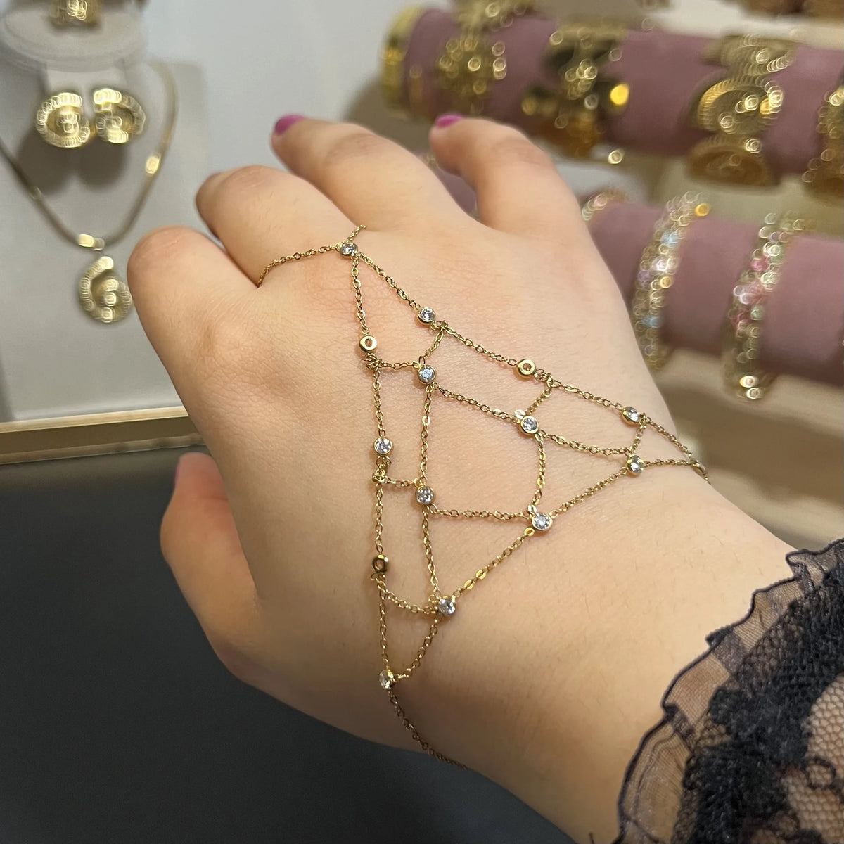 Chaîne de main | Mosaïque de Lumière – OMAYRA Jewelry