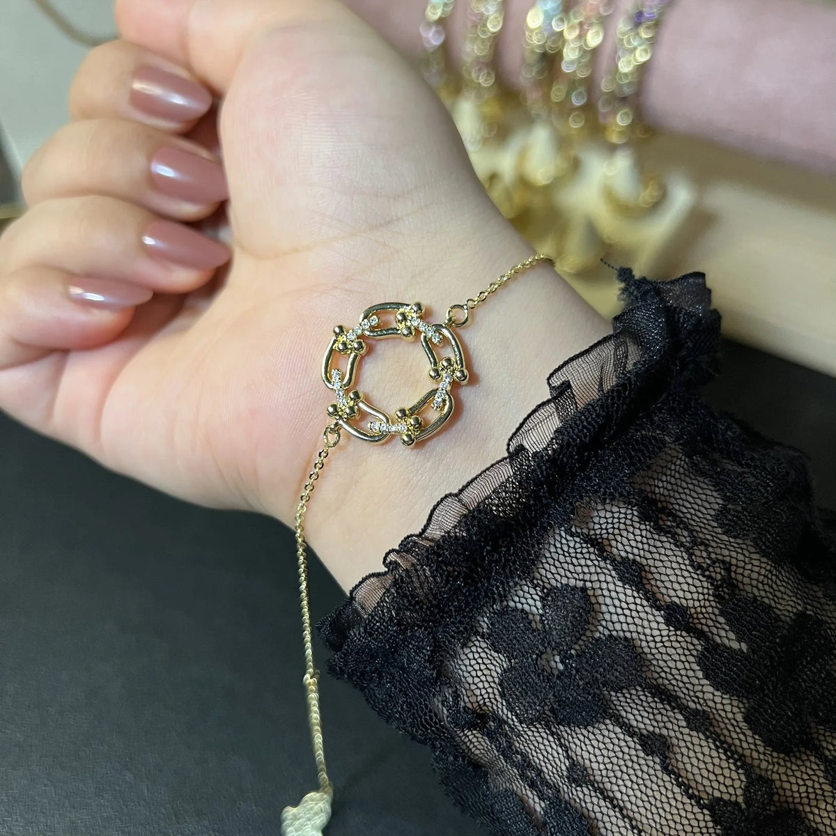 Gourmette Maillons Fleuris Dorée – OMAYRA Jewelry