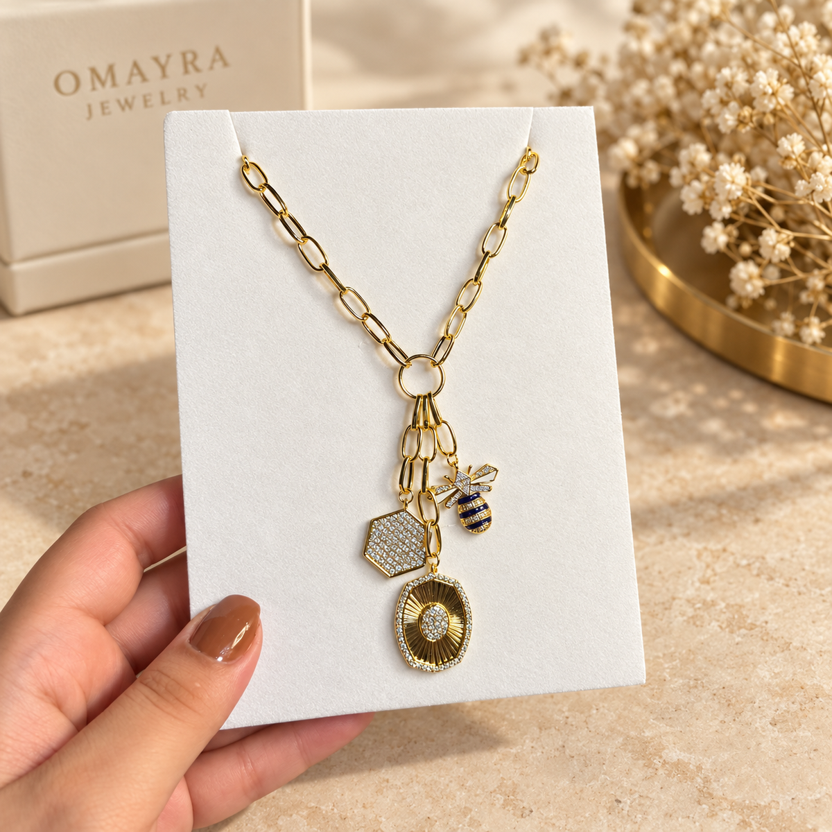 Sautoir l'abeille Noir