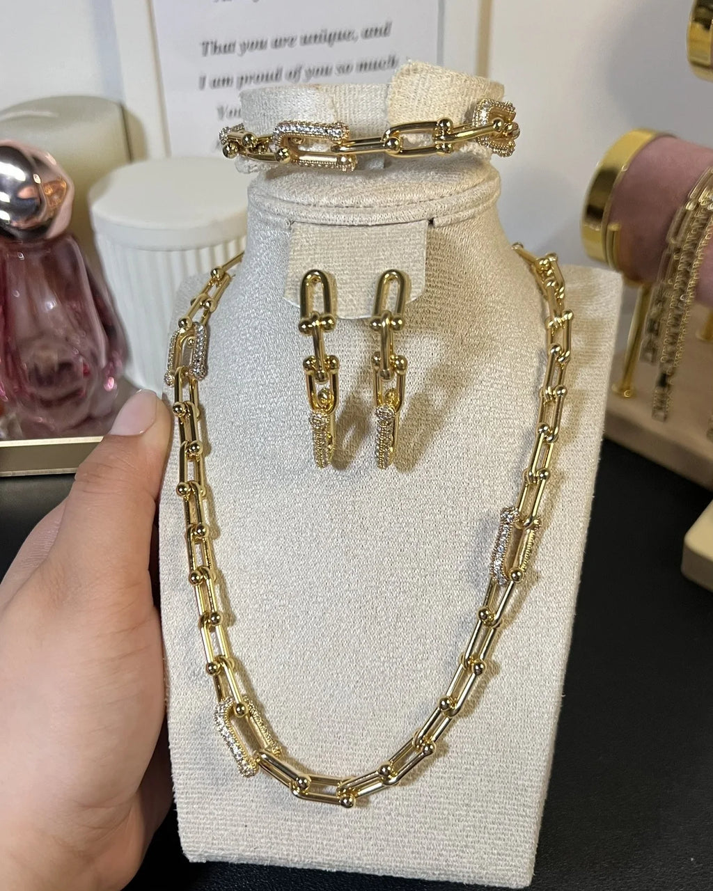 Parure Éclat Urbain Dorée – 3 pièces – OMAYRA Jewelry