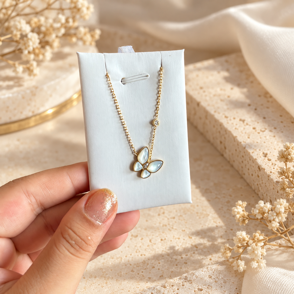 Collier Élyse – Papillon Nacré